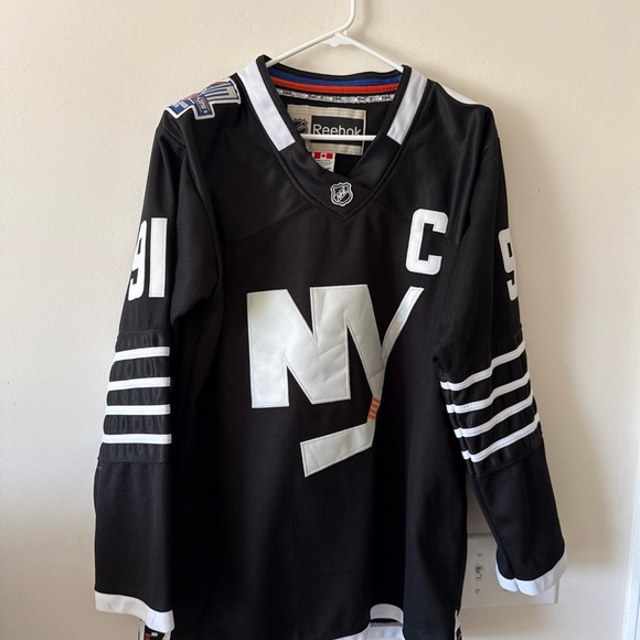 Reebok Black and White Men´s Hockey Jersey